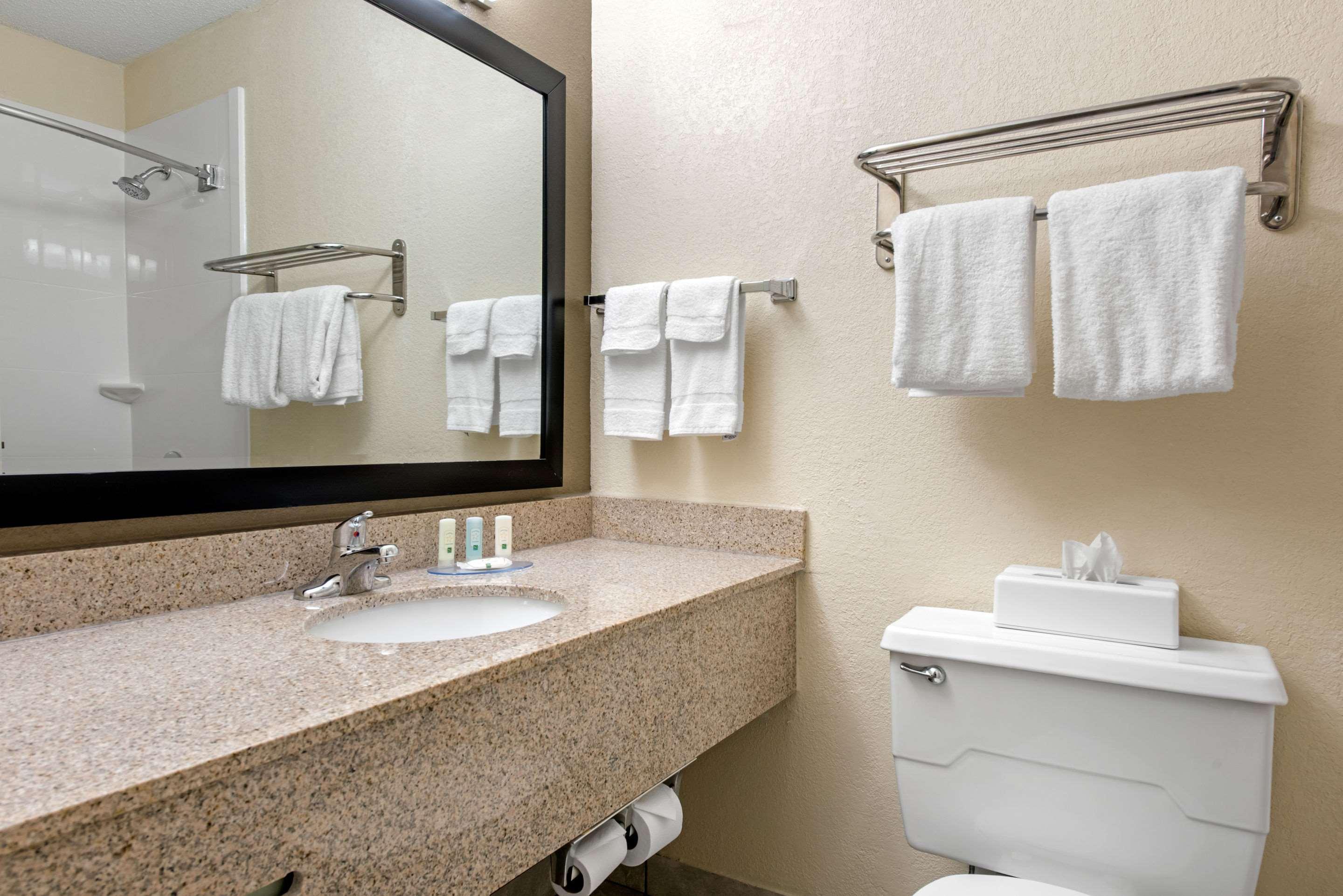 Quality Inn & Suites Lafayette I-65 Bagian luar foto