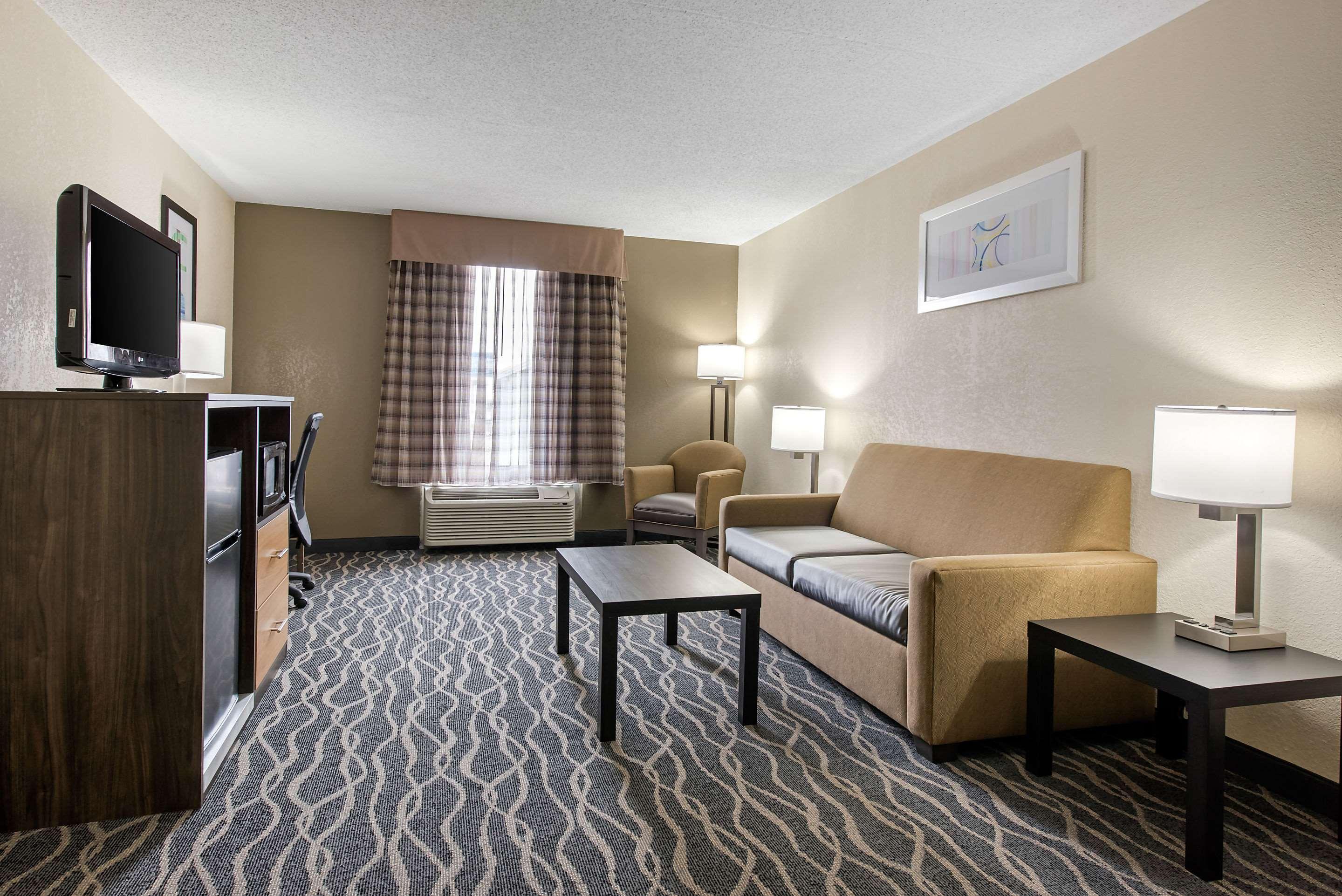 Quality Inn & Suites Lafayette I-65 Bagian luar foto