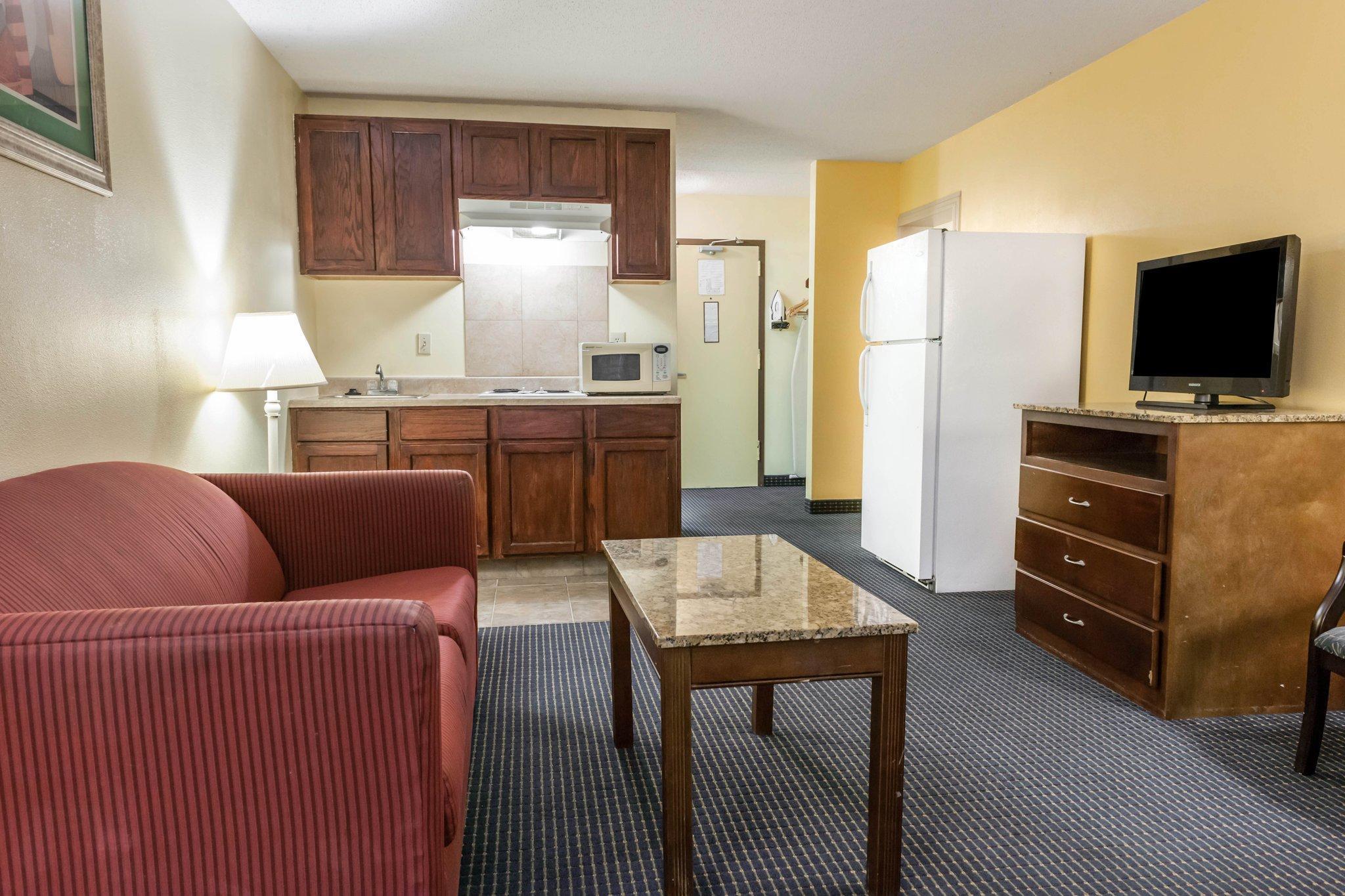 Quality Inn & Suites Lafayette I-65 Bagian luar foto