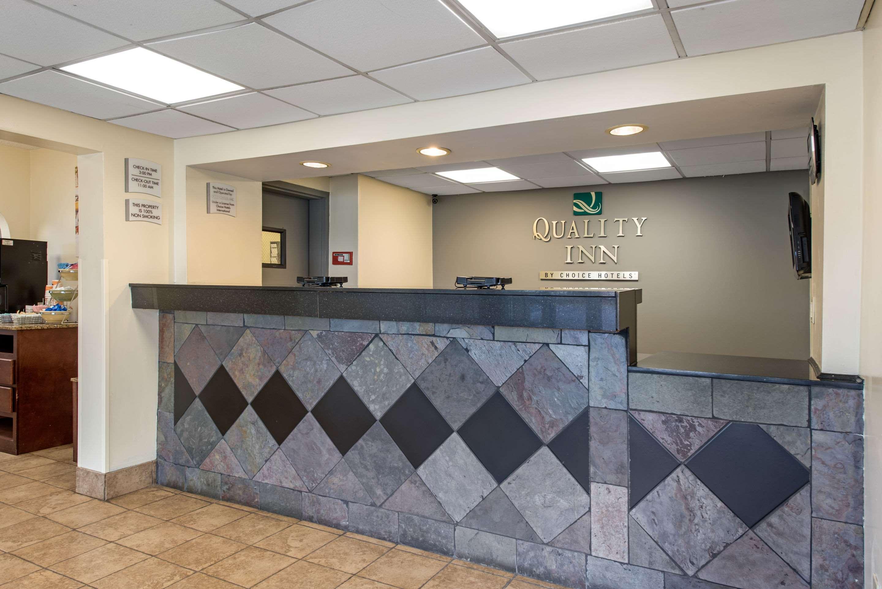 Quality Inn & Suites Lafayette I-65 Bagian luar foto