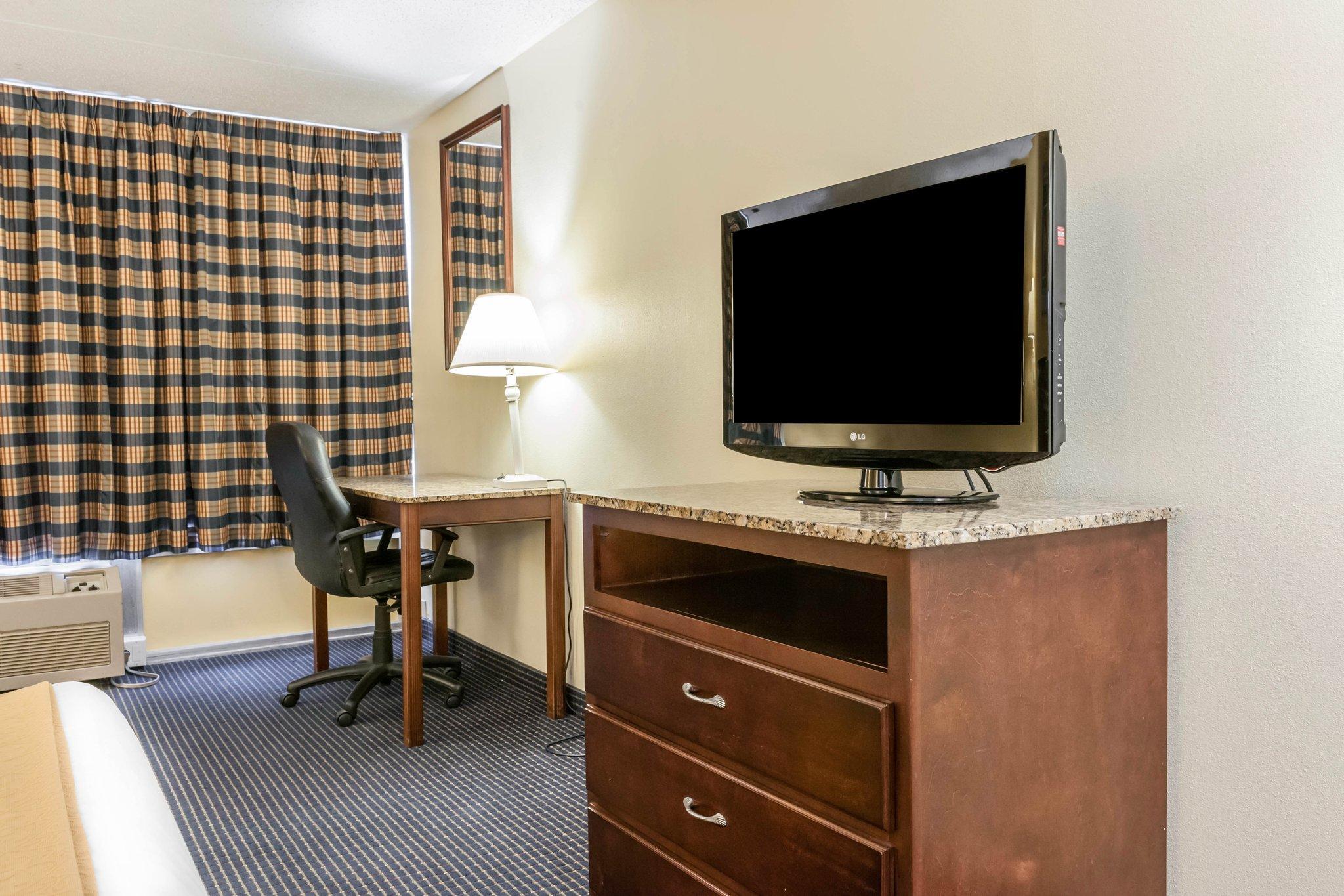 Quality Inn & Suites Lafayette I-65 Bagian luar foto
