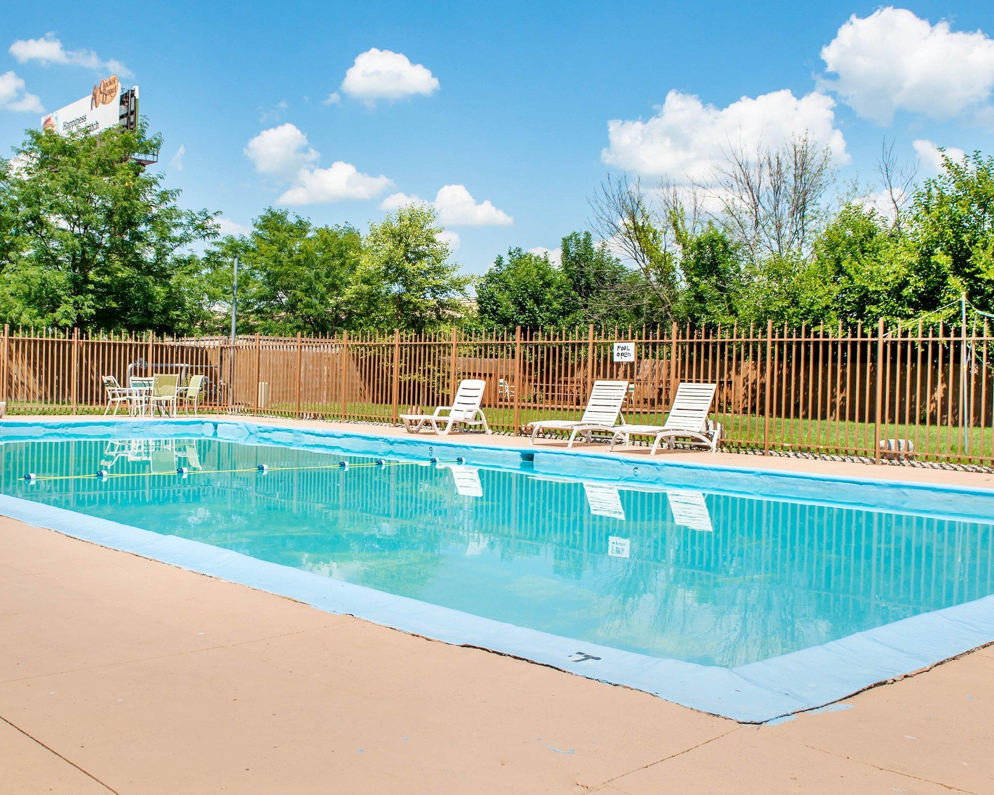 Quality Inn & Suites Lafayette I-65 Bagian luar foto