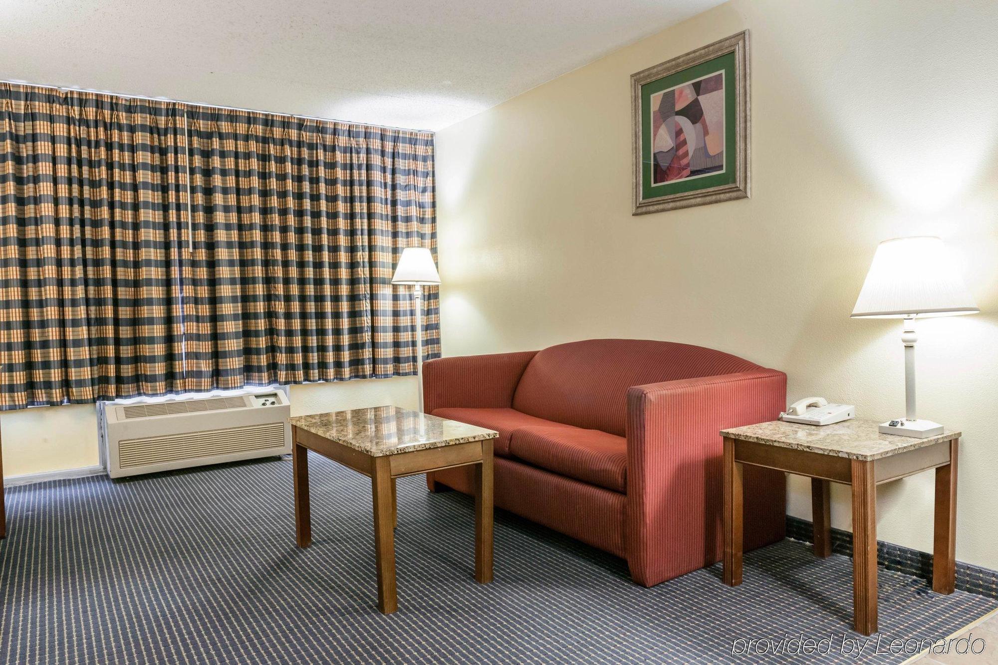 Quality Inn & Suites Lafayette I-65 Bagian luar foto