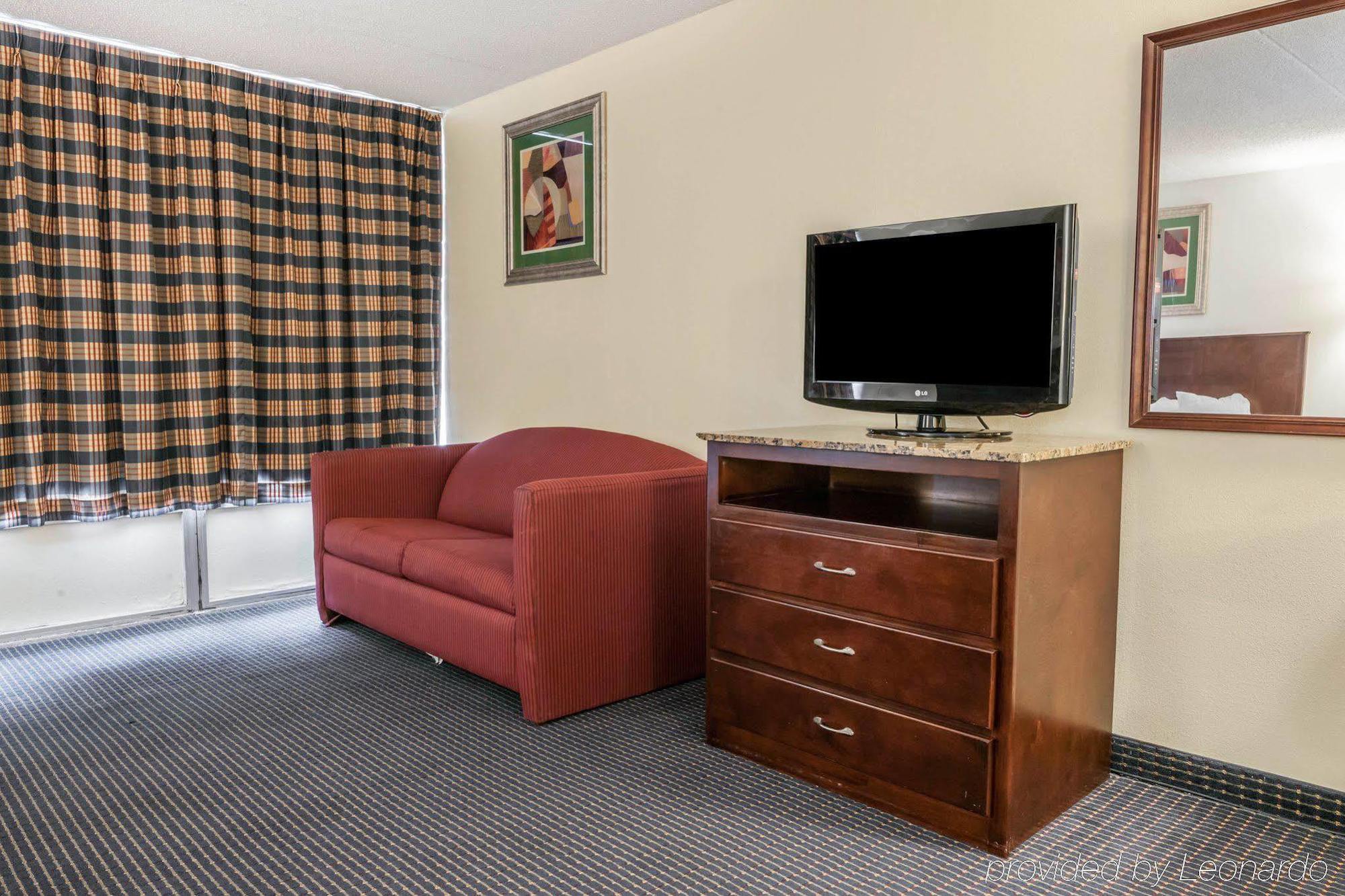 Quality Inn & Suites Lafayette I-65 Bagian luar foto