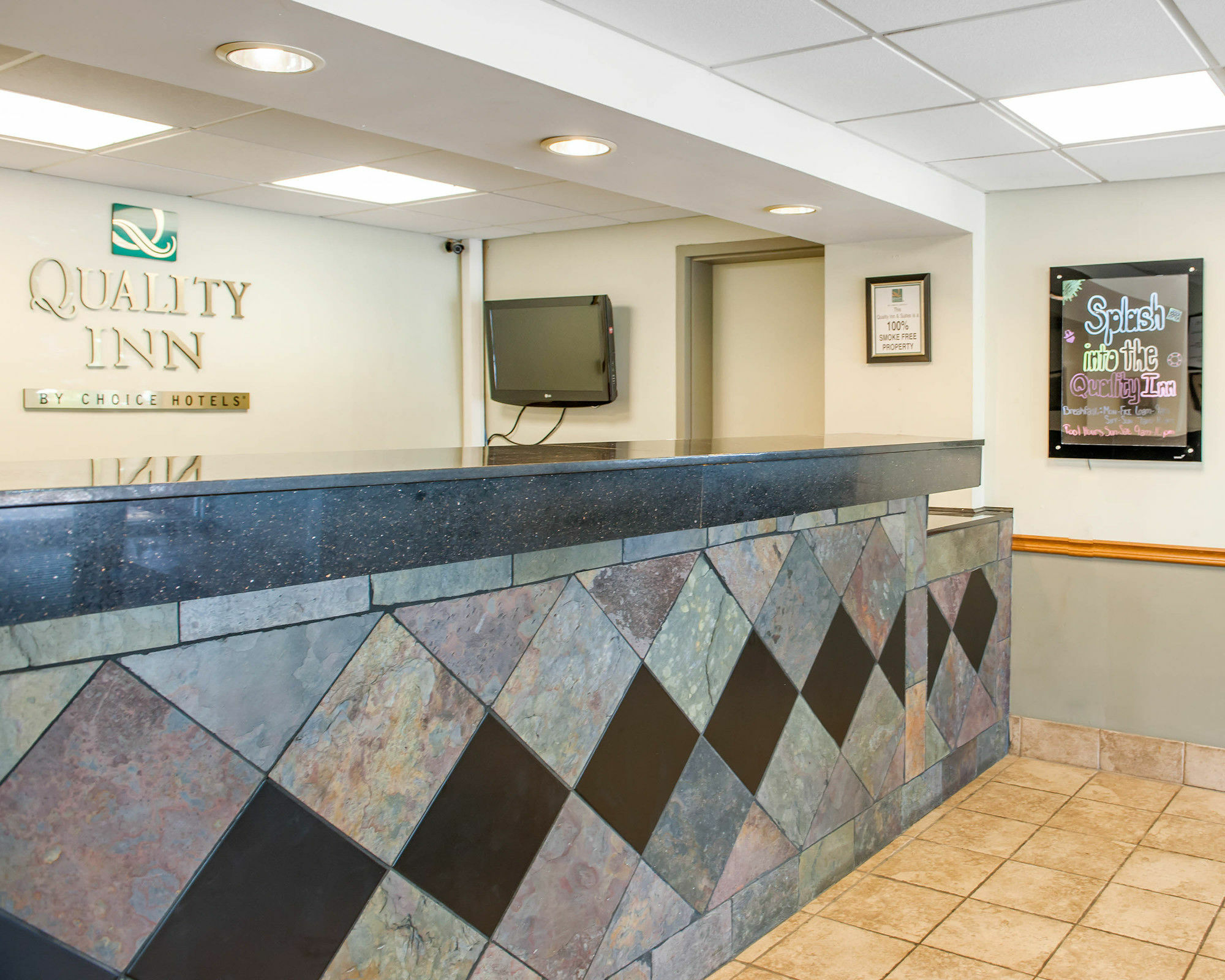 Quality Inn & Suites Lafayette I-65 Bagian luar foto