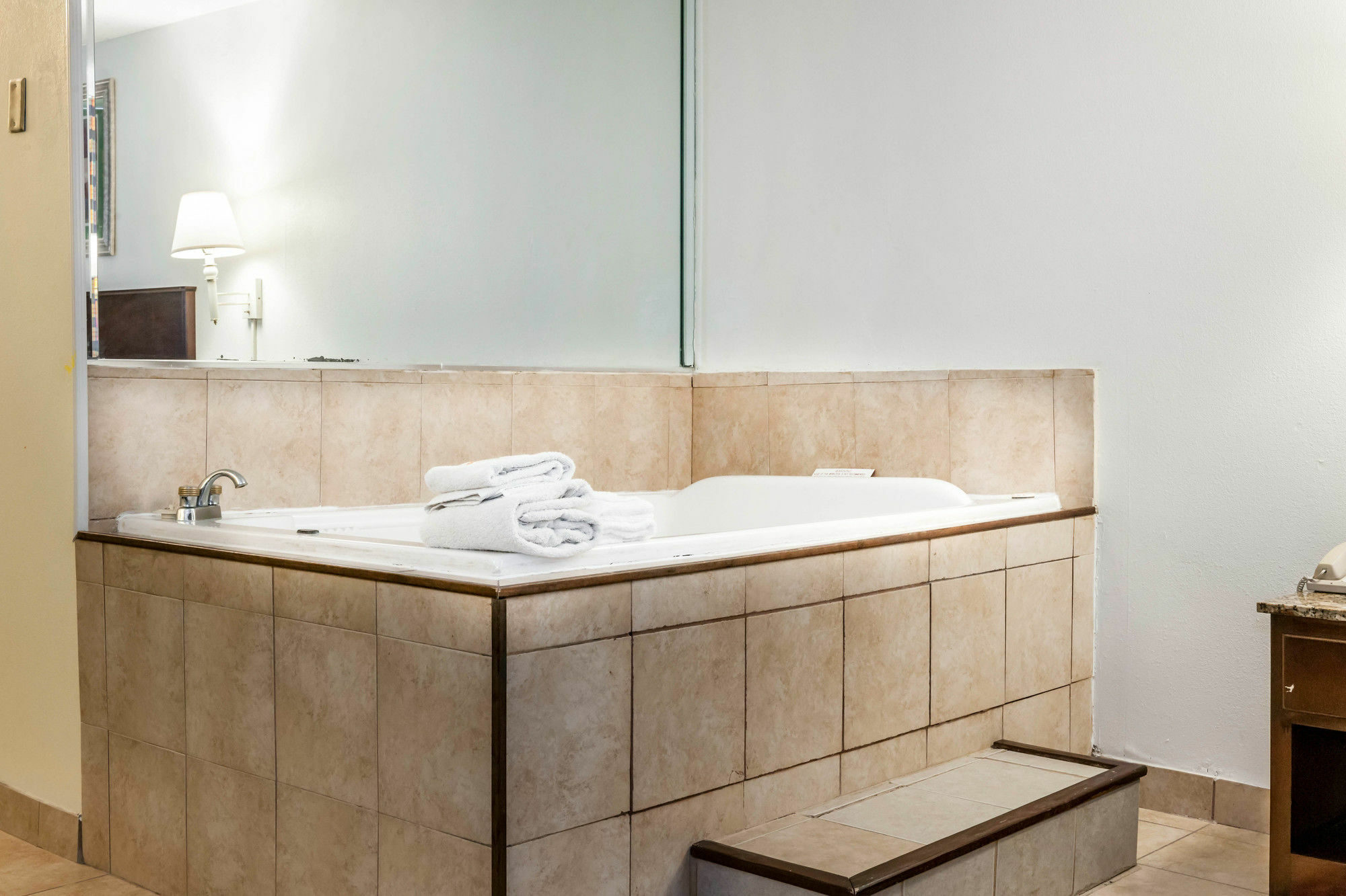 Quality Inn & Suites Lafayette I-65 Bagian luar foto